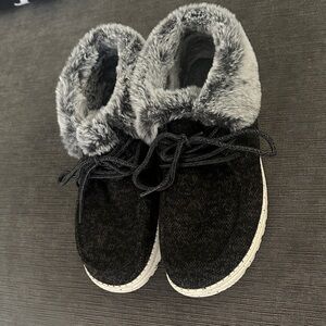 Hey Dude Wendy Fold Cozy Black and Gray Fur-Lined Boots